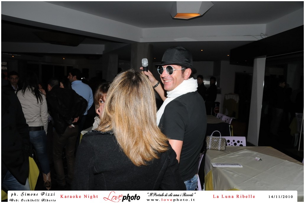 074LovePhoto_La_Luna_Ribelle-14112010-KaraokeNight.jpg