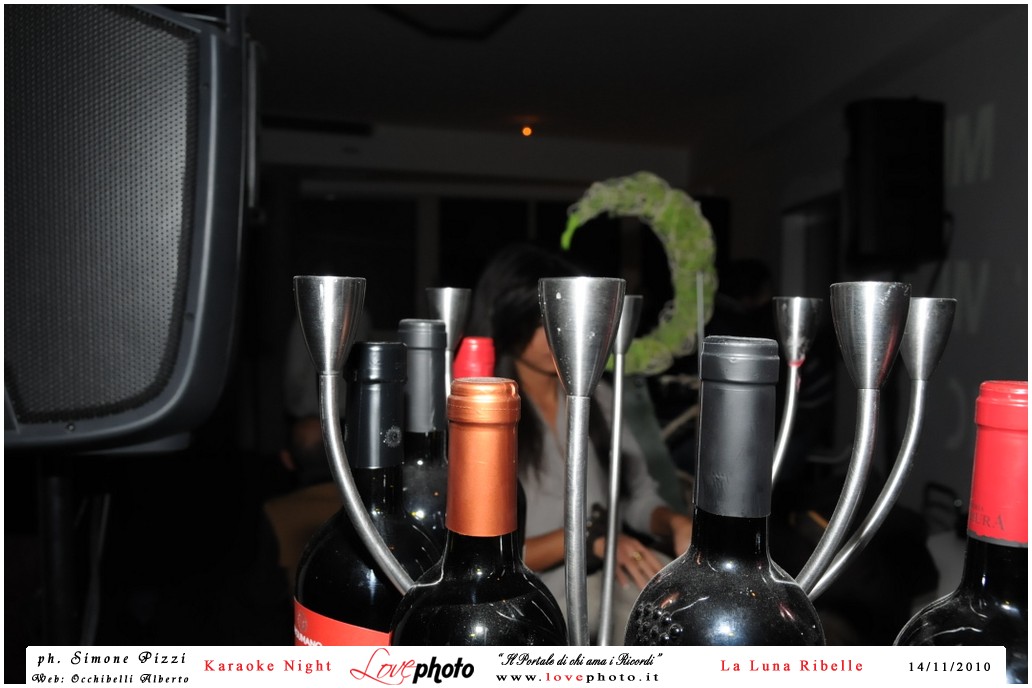 078LovePhoto_La_Luna_Ribelle-14112010-KaraokeNight.jpg