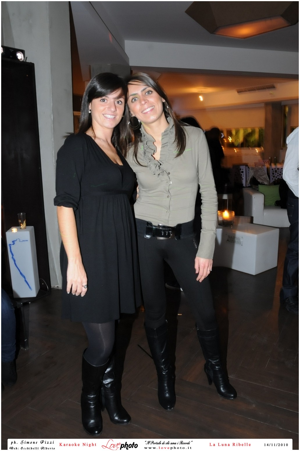 084LovePhoto_La_Luna_Ribelle-14112010-KaraokeNight.jpg