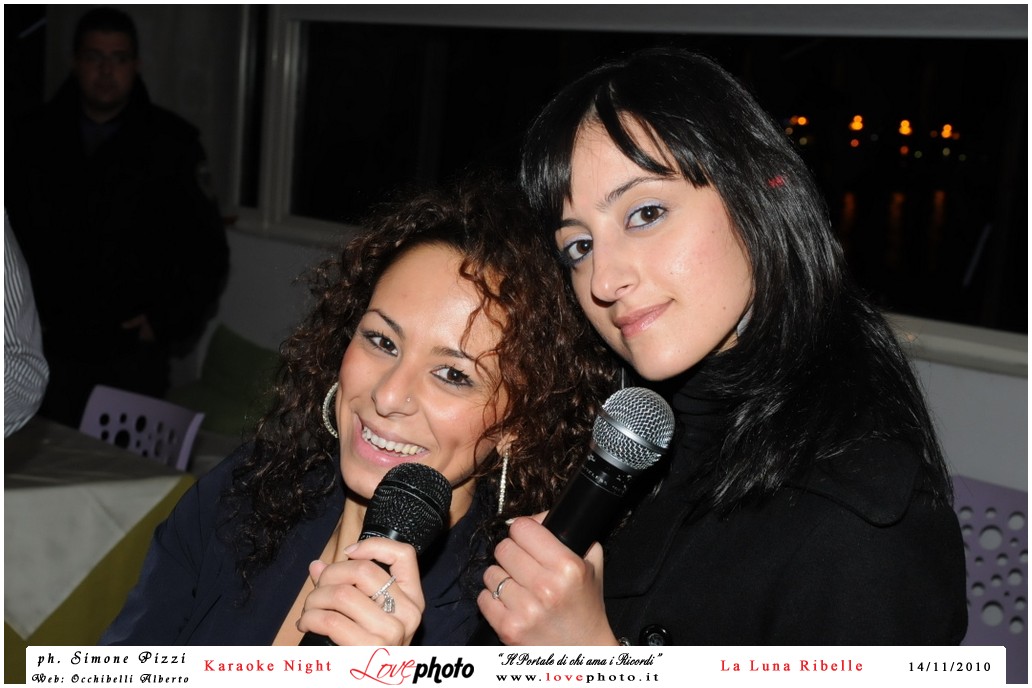 087LovePhoto_La_Luna_Ribelle-14112010-KaraokeNight.jpg