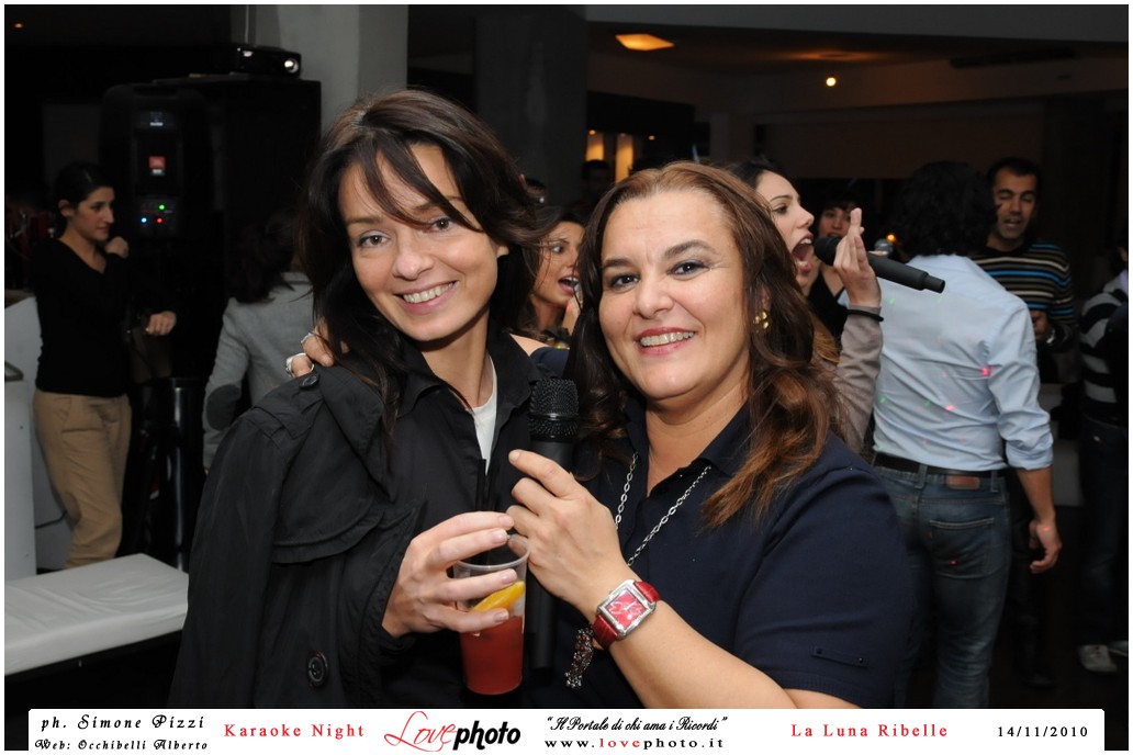 095LovePhoto_La_Luna_Ribelle-14112010-KaraokeNight.jpg