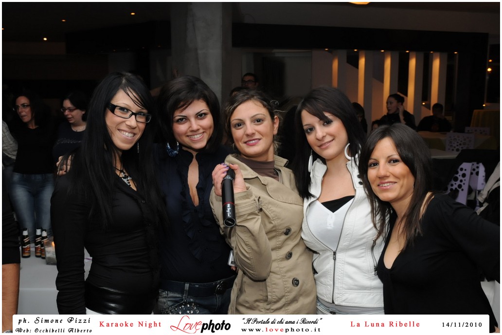 098LovePhoto_La_Luna_Ribelle-14112010-KaraokeNight.jpg