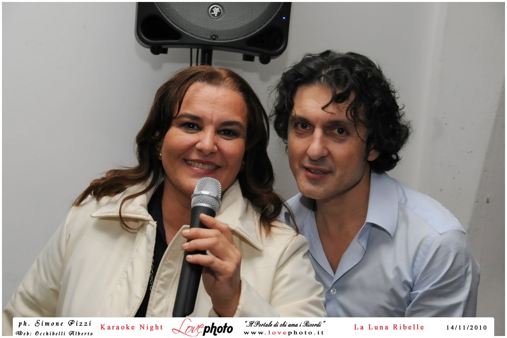 105LovePhoto_La_Luna_Ribelle-14112010-KaraokeNight.jpg