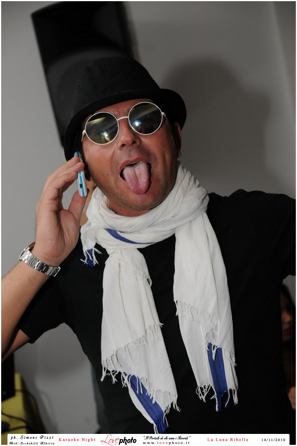112LovePhoto_La_Luna_Ribelle-14112010-KaraokeNight.jpg