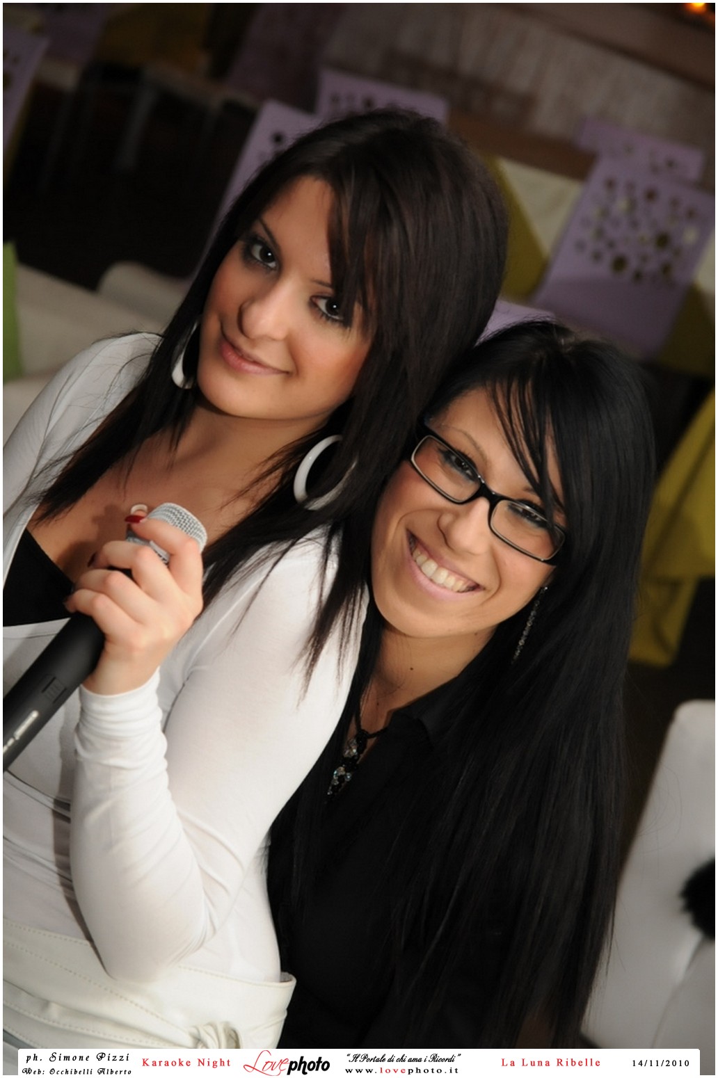 122LovePhoto_La_Luna_Ribelle-14112010-KaraokeNight.jpg