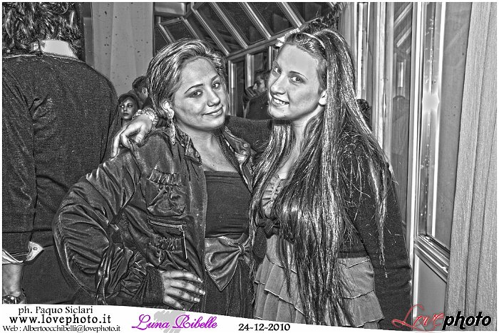 042LovePhoto_Luna_Ribelle_Night-24122010.jpg