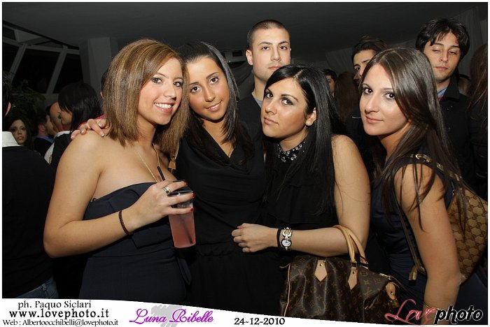 077LovePhoto_Luna_Ribelle_Night-24122010.jpg