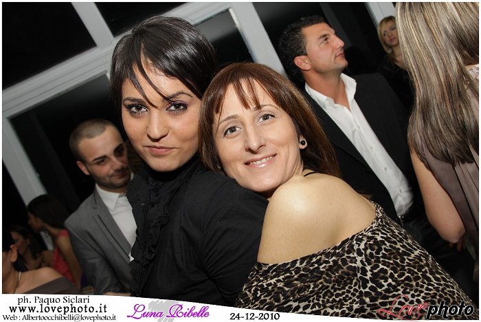 085LovePhoto_Luna_Ribelle_Night-24122010.jpg