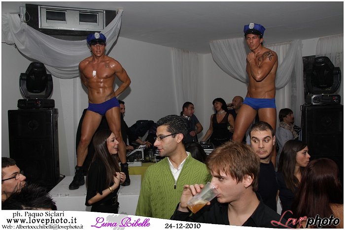 110LovePhoto_Luna_Ribelle_Night-24122010.jpg