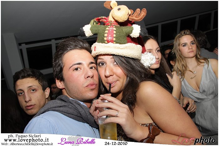 113LovePhoto_Luna_Ribelle_Night-24122010.jpg