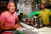 070NiceFriendlyBar Lovephoto
