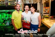 074NiceFriendlyBar Lovephoto