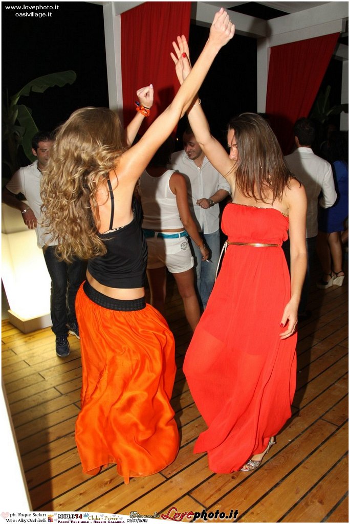 127Club_Prive_Molo74_LovePhoto_01072012.jpg