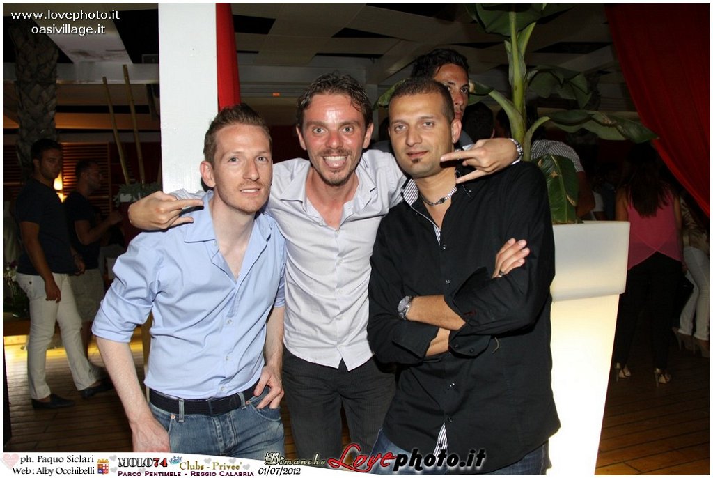 145Club_Prive_Molo74_LovePhoto_01072012.jpg