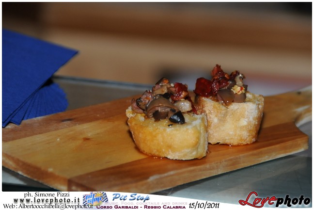 071Pit_Stop_Pre_Serata_Night_LovePhoto-15102011.jpg