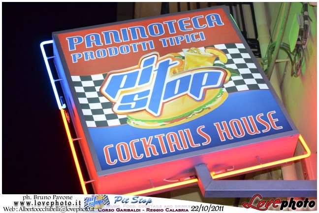 001Pit_Stop_Night_LovePhoto-22102011.jpg